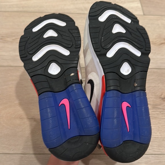 Nikes - Picture 5 of 5